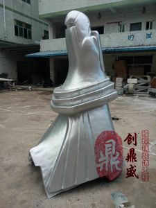 深圳布吉大芬油畫(huà)村鷹頭影視道具