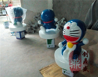 哆啦A梦雕塑